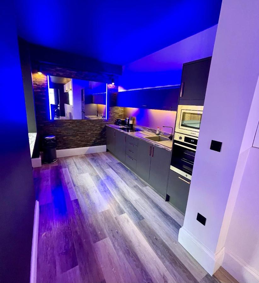 Breeze Suites - Luxury Group Accom - Sleeps 19 Blackpool Luaran gambar