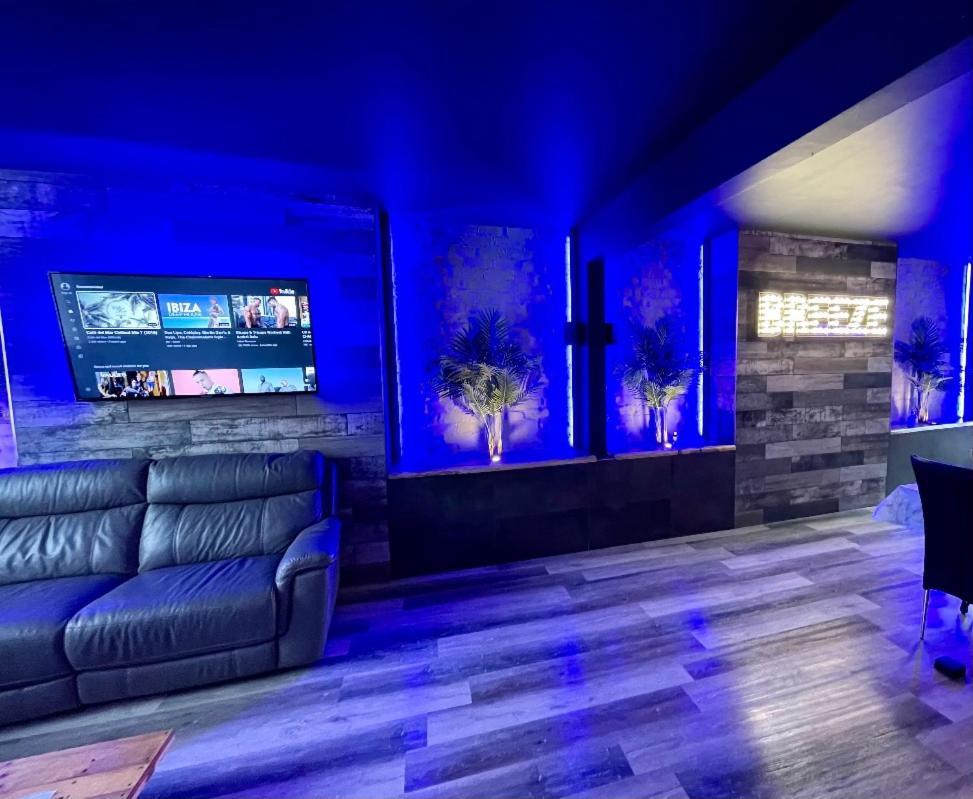 Breeze Suites - Luxury Group Accom - Sleeps 19 Blackpool Luaran gambar