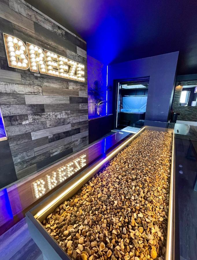 Breeze Suites - Luxury Group Accom - Sleeps 19 Blackpool Luaran gambar