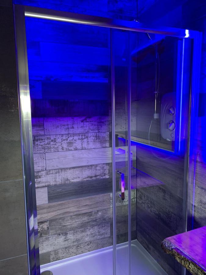Breeze Suites - Luxury Group Accom - Sleeps 19 Blackpool Luaran gambar